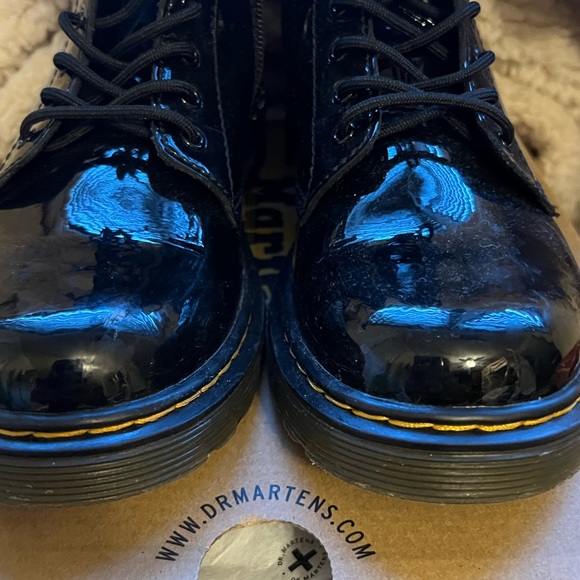 Girls black patent Dr Martens - Picture 2 of 5